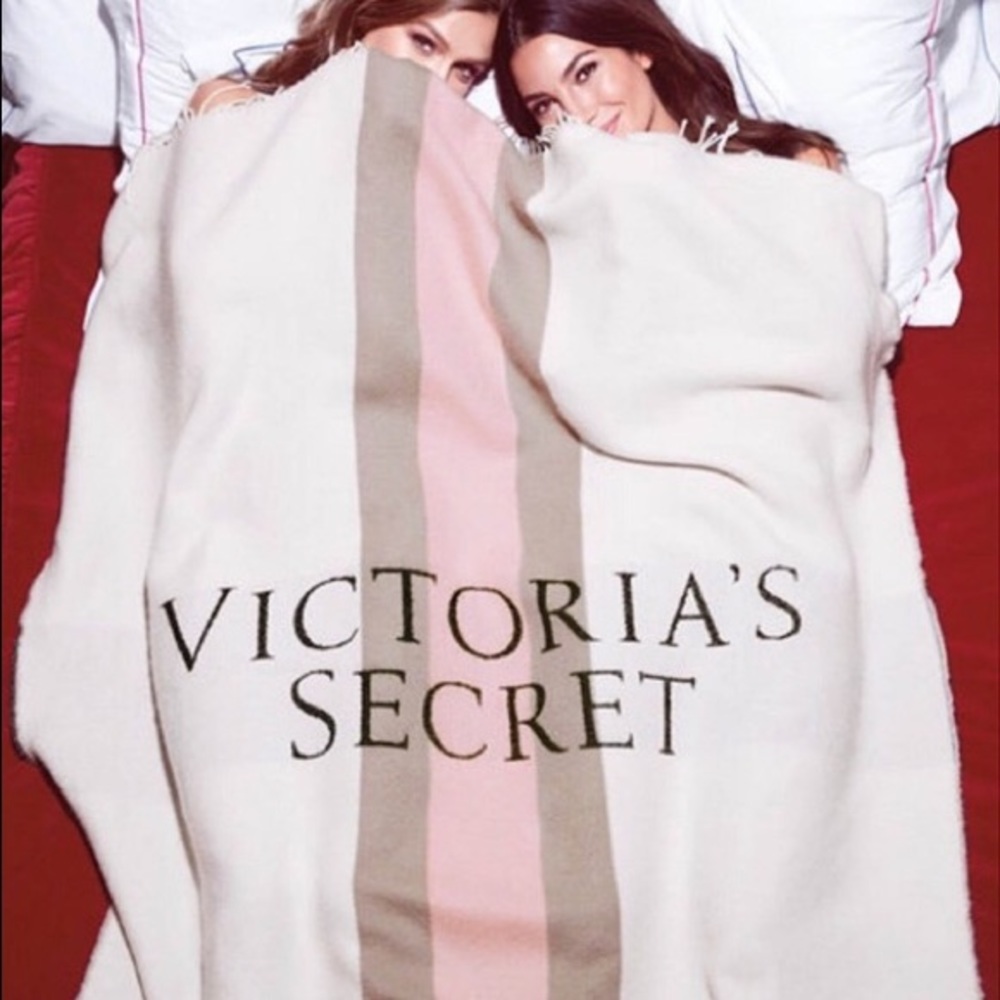 NWT Victoria’s Secret 2016 Limited Edition Throw